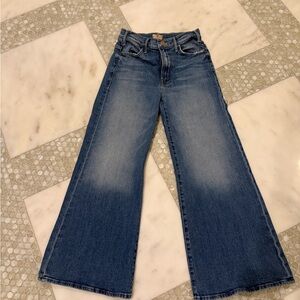 MOTHER Hustler Roller Ankle. Wide Leg Jeans in Medium Blue Wash.